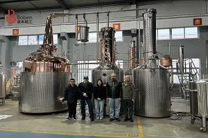การตรวจสอบโรงกลั่น 5000L ที่ประสบความสำเร็จโดยลูกค้าของสหรัฐอเมริกาที่ Boben